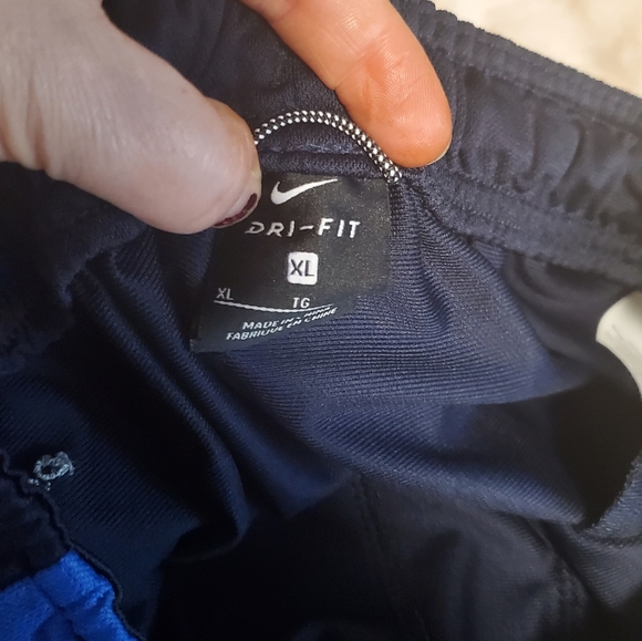 Boys Nike pants - Picture 3 of 3